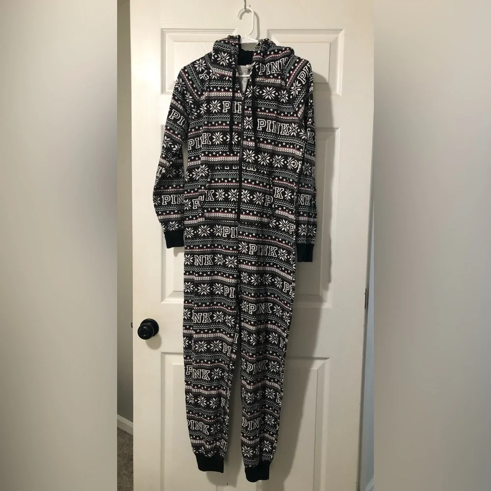Pink by Victoria’s Secret Christmas Pajama Onesie White Black  Size Small Zip Up - Picture 5 of 5